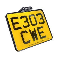 Plaque d'immatriculation avec feu arrière