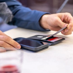 Coque de téléphone à rabat magnétique