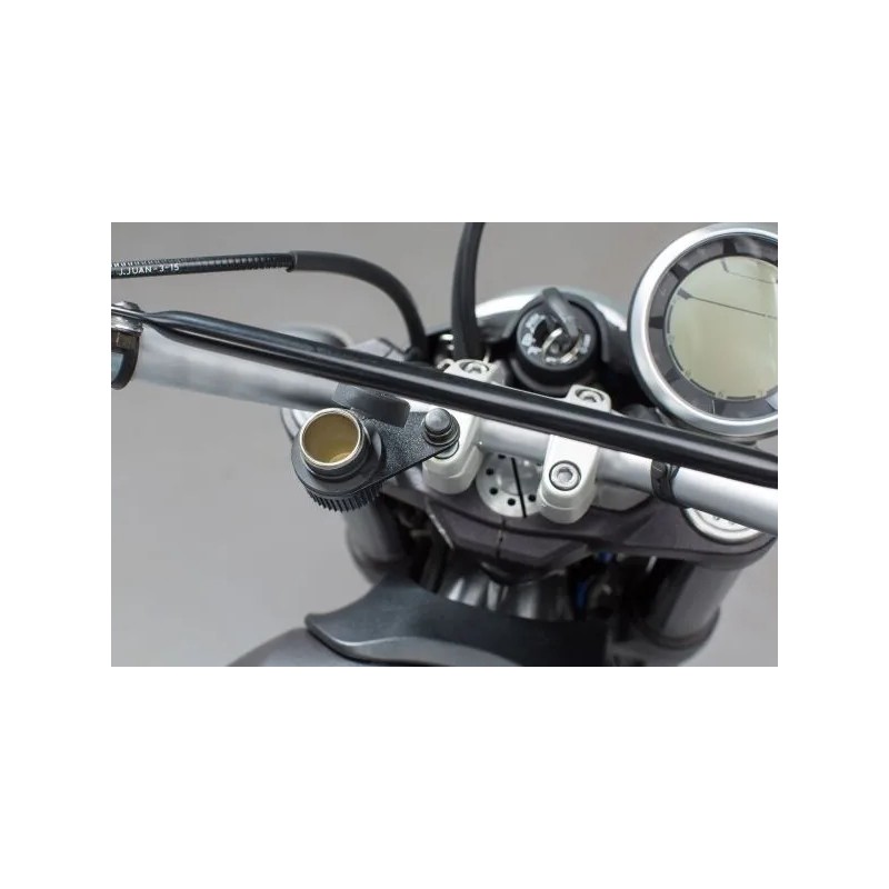 Patte de fixation de prise allume-cigare M8